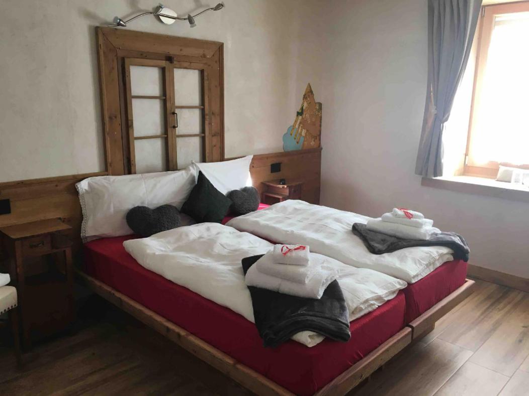 Chambre Double ou Lits Jumeaux avec Salle de Bains Privative Externe