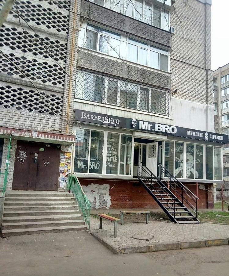 1 кімнатні просторі апартаменти біля Сіті- центру 2 поверх 9 поверхового будинку - B&B