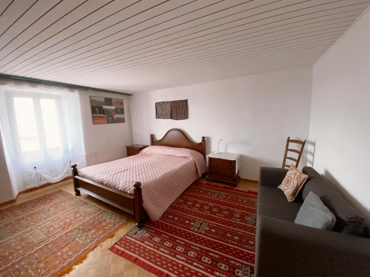 Tweepersoonskamer met een Eigen Externe Badkamer
