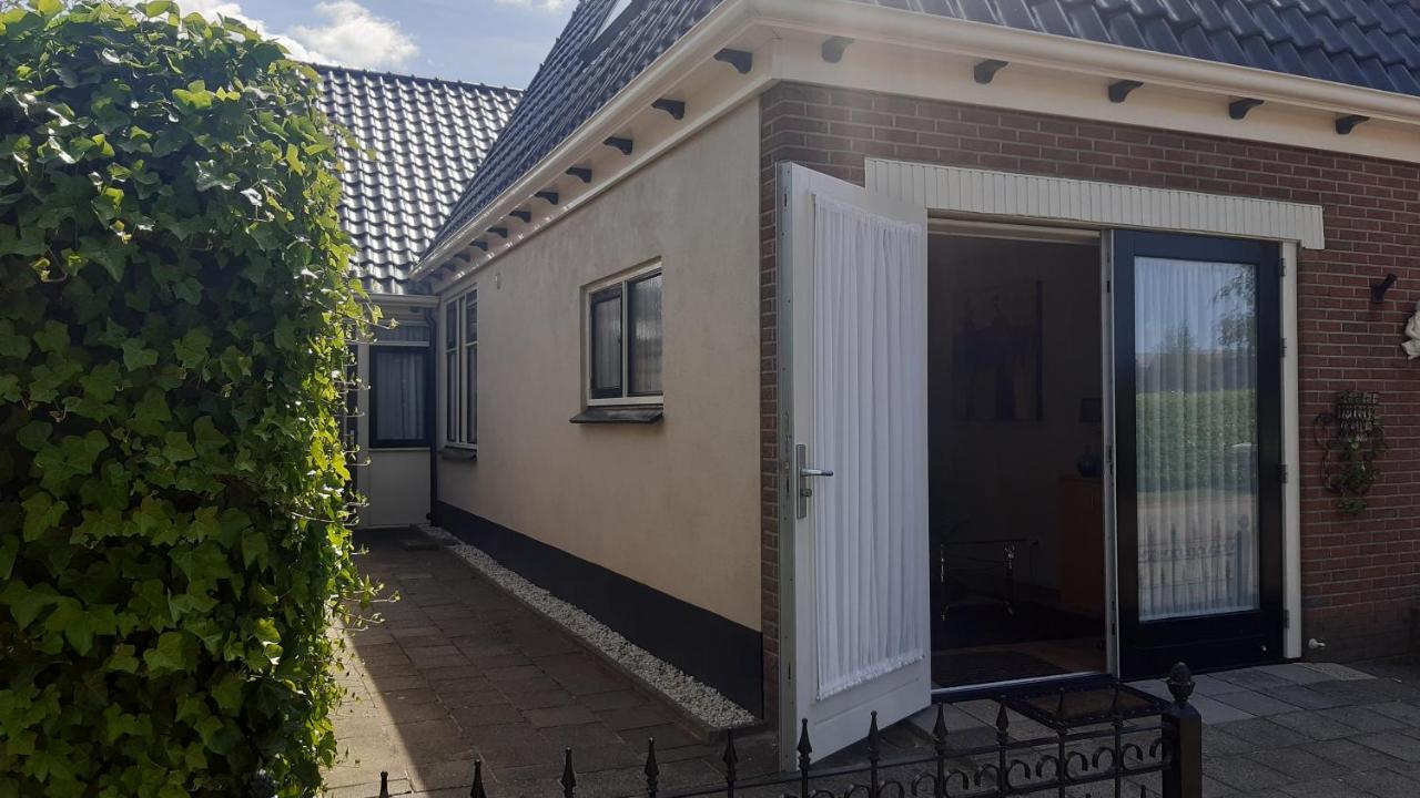 2 persoons appartement Le Garage - Bed and Breakfast Frieschepalen