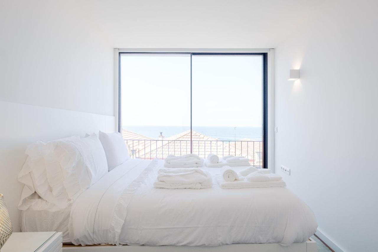Boutique Rentals- Bliss By The Sea Apt- Ocean views in Foz Beach - B&B Porto