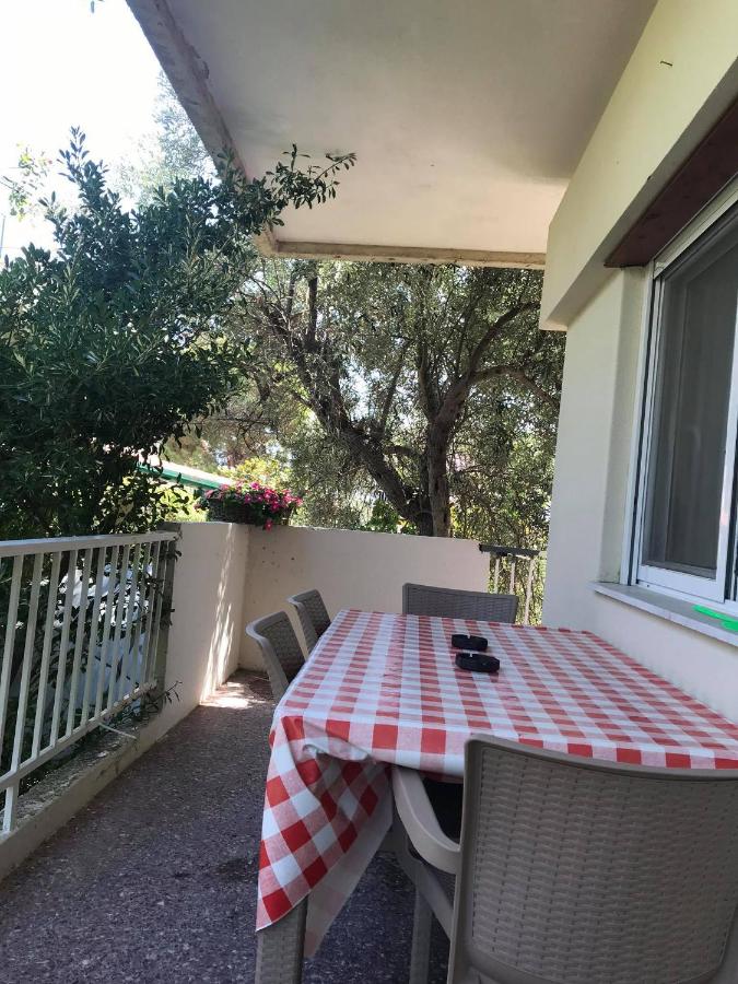 Stefani apartment with a sea view terrace! - B&B Néa Moudhaniá