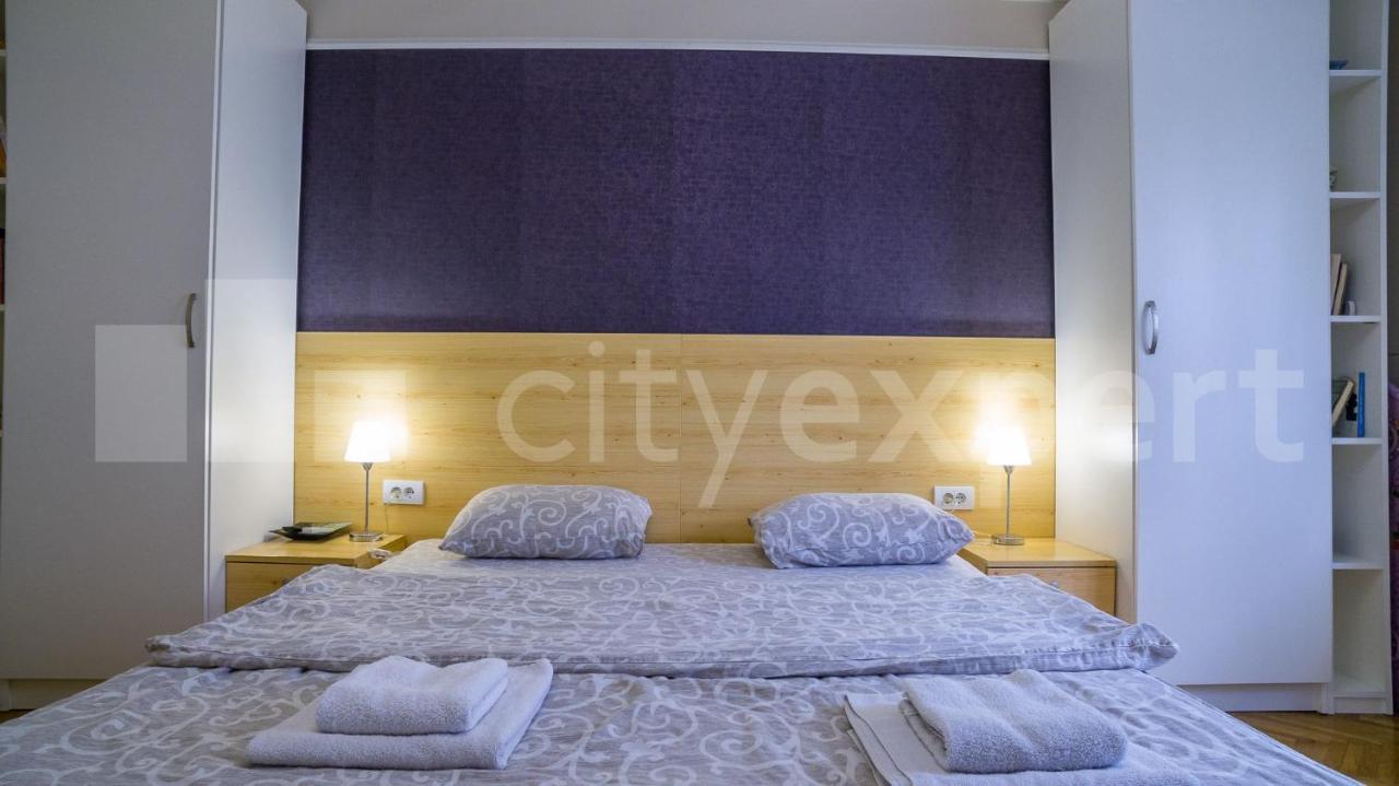 Central apartment with garage - Ferienwohnung Novi Sad