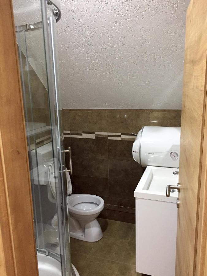 Driepersoonskamer met Eigen Badkamer
