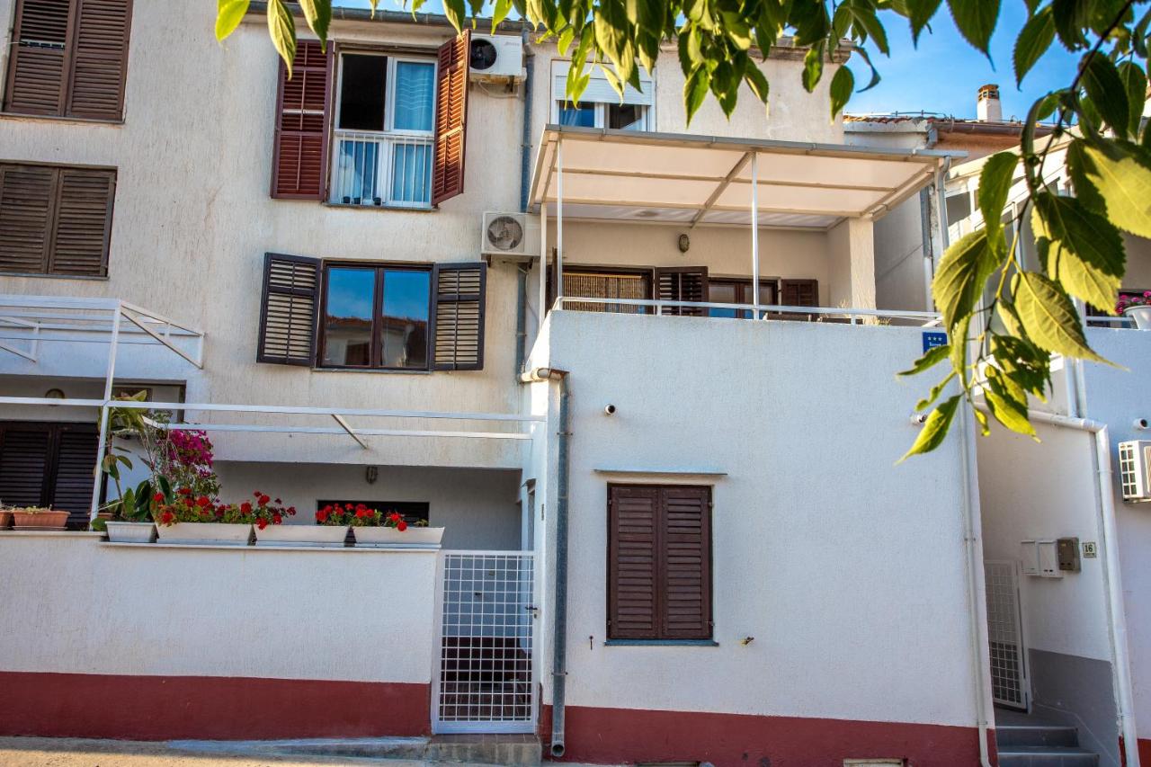 So Hvar so Good! Spacious with terrace - B&B