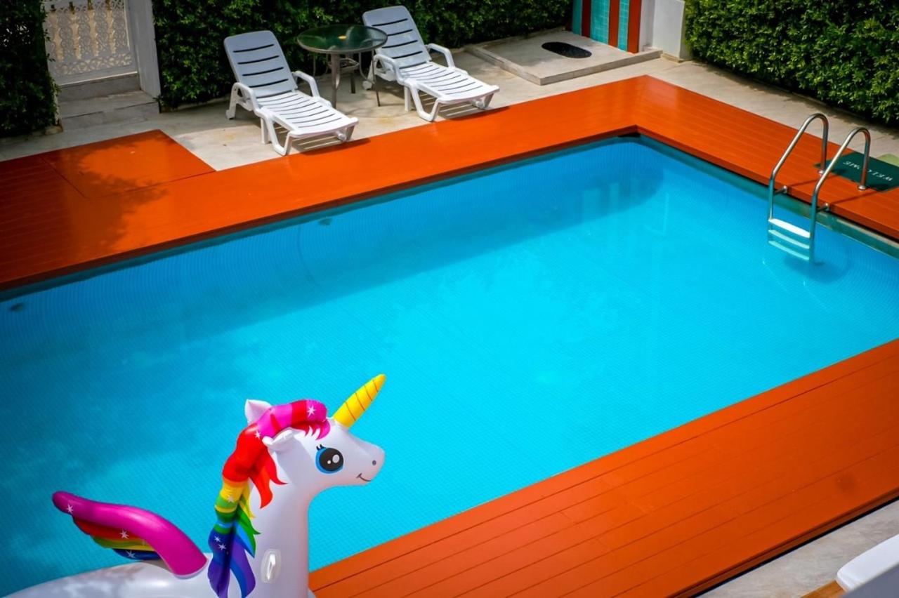 Queen Room with Pool View