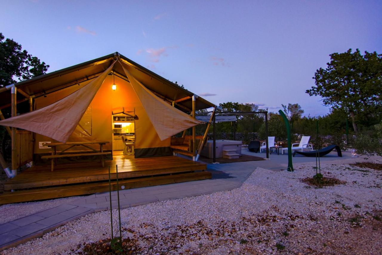Tented Camp con bañera de hidromasaje