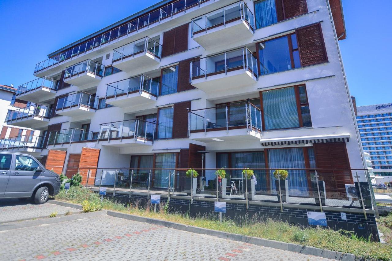 One-Bedroom Apartment with Free Parking - Uzdrowiskowa 24 Street