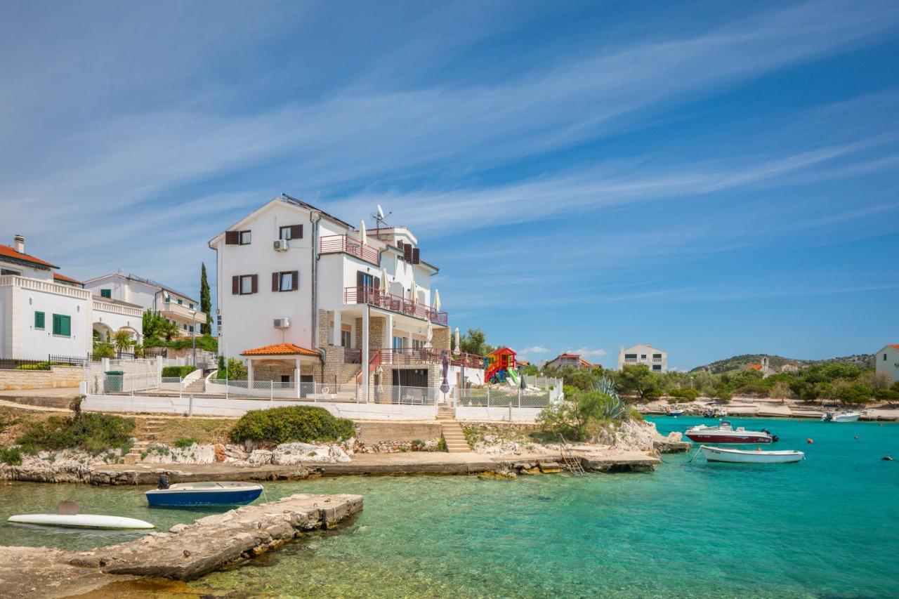 Apartments Villa Zrinka - Last season ever! - B&B Rogoznica