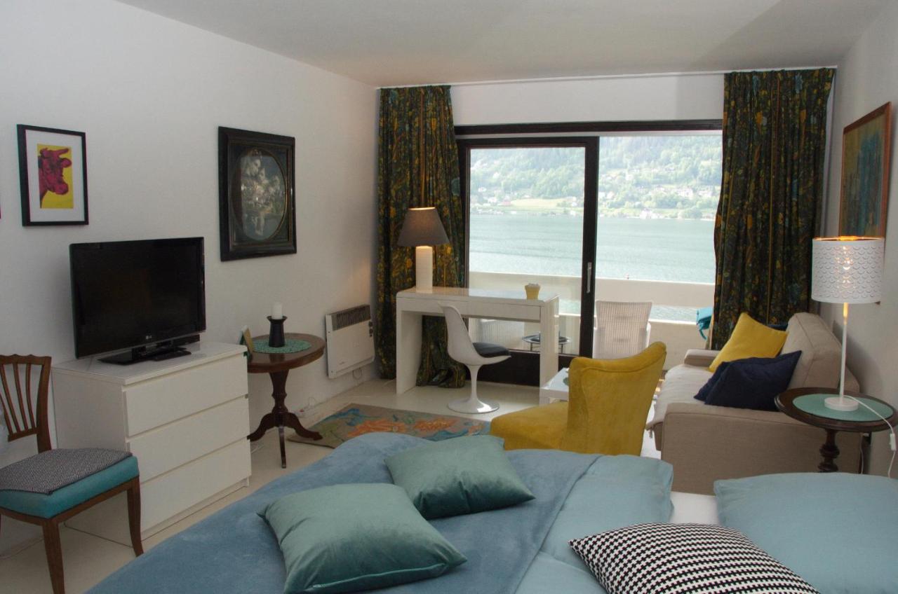 Double Room with Lake View and External Bathroom