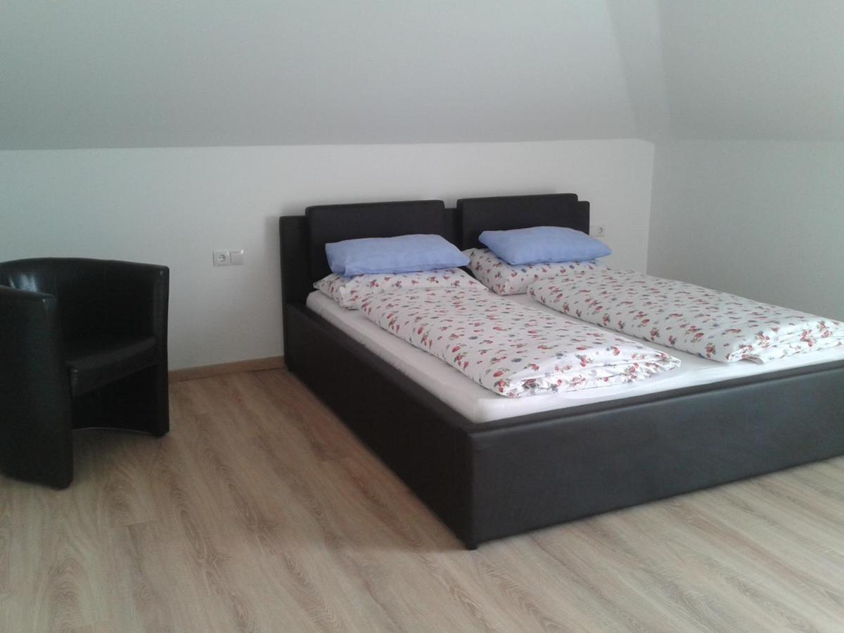 Apartment mit 2 Schlafzimmern und Balkon