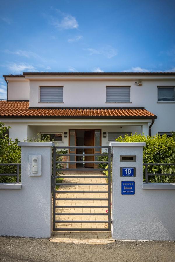 TERRA MAGICA DELUXE Apartment Or Room with Private Parking, Terrace and Sea View - B&B