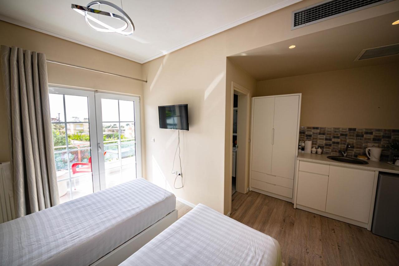 Triple Room with Balcony and Sea View
