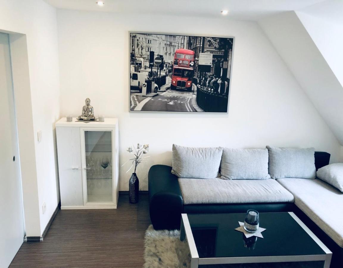 B&B Wolfsburgo - Modern Apartment Wolfsburg City Center Netflix VW 24h - Bed and Breakfast Wolfsburgo