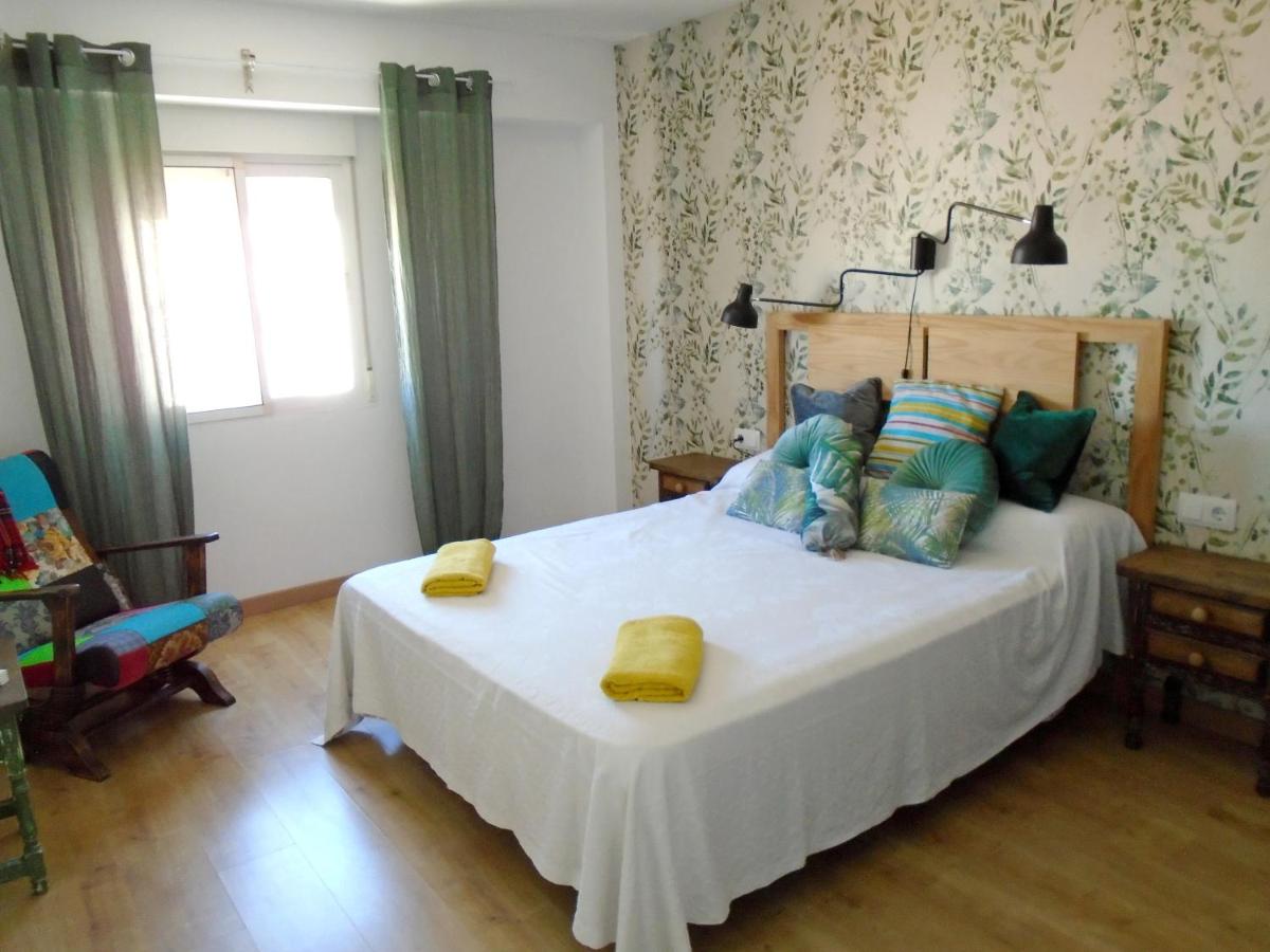 B&B Gandia - Apartamento Grao Playa Gandia INVITAMOS A LOS JÓVENES A PASAR EL VERANO EN LA MEJOR PLAYA DE ESPAÑA piso 5to sin ascensor - Bed and Breakfast Gandia