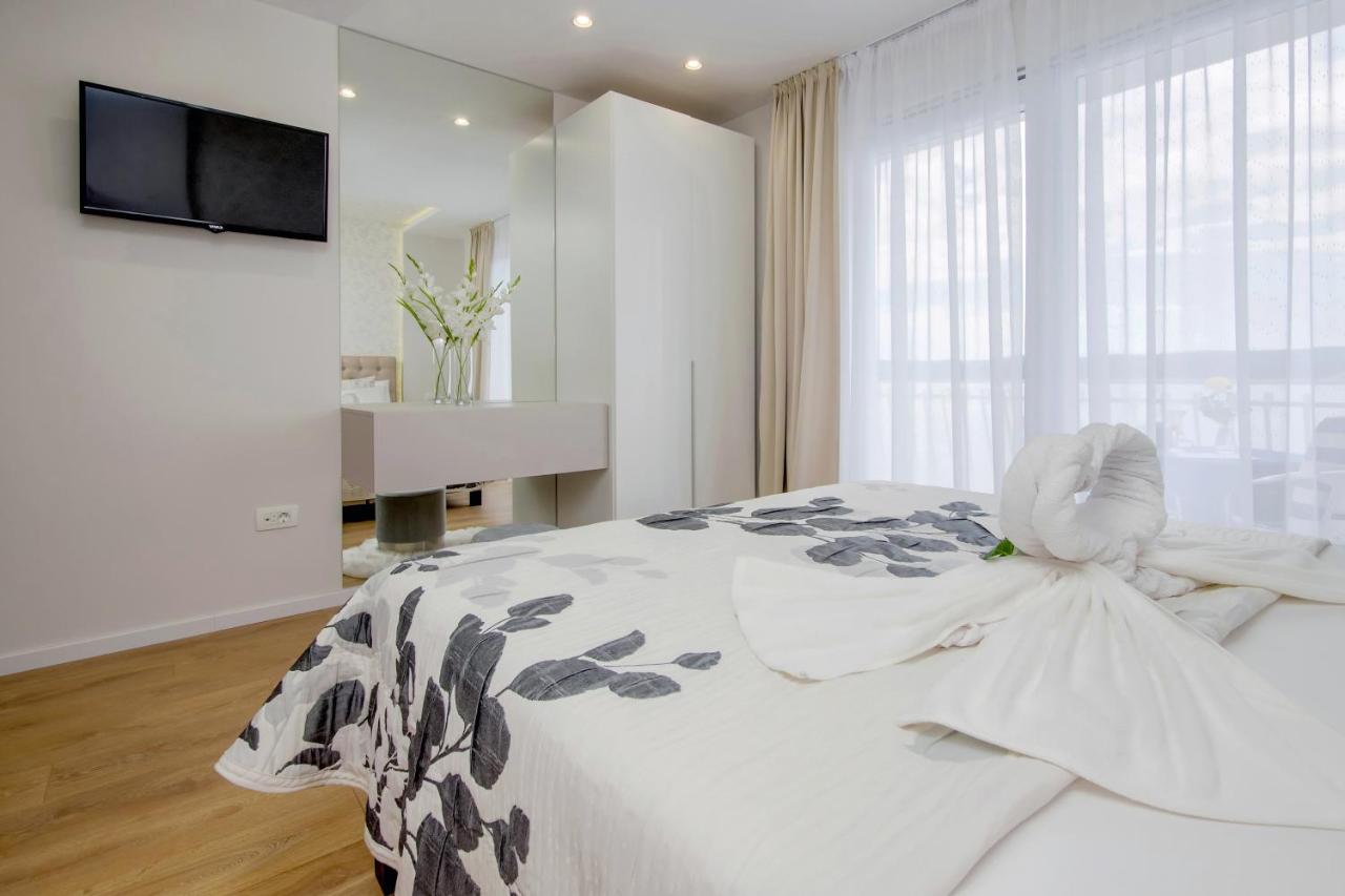 Queen Room with Sea View