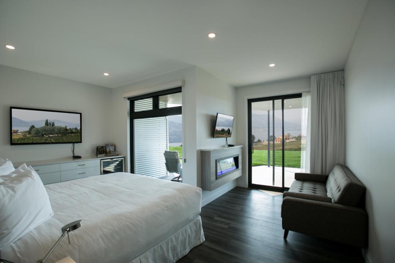 Suite with Mountain View