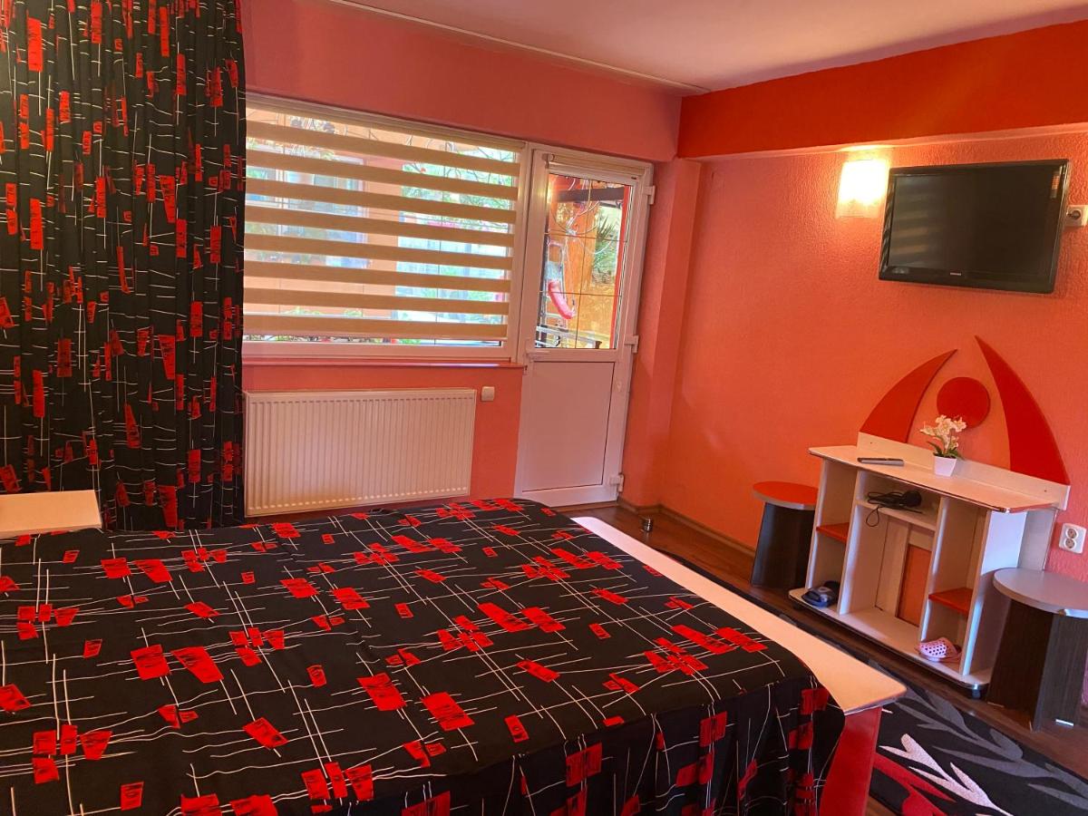 One-Bedroom Apartment (2 Adults + 2 Children)