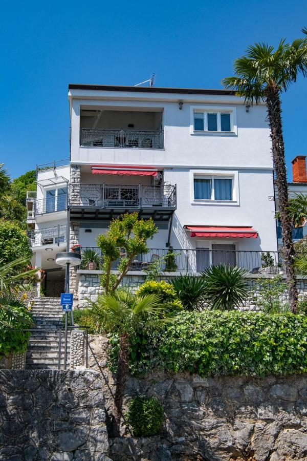 Villa Tomić Apartment Mia near the sea - Chambres d’hôtes Opatija