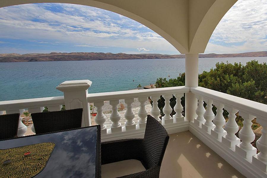 Beachfront House Amaris - Ferienwohnung