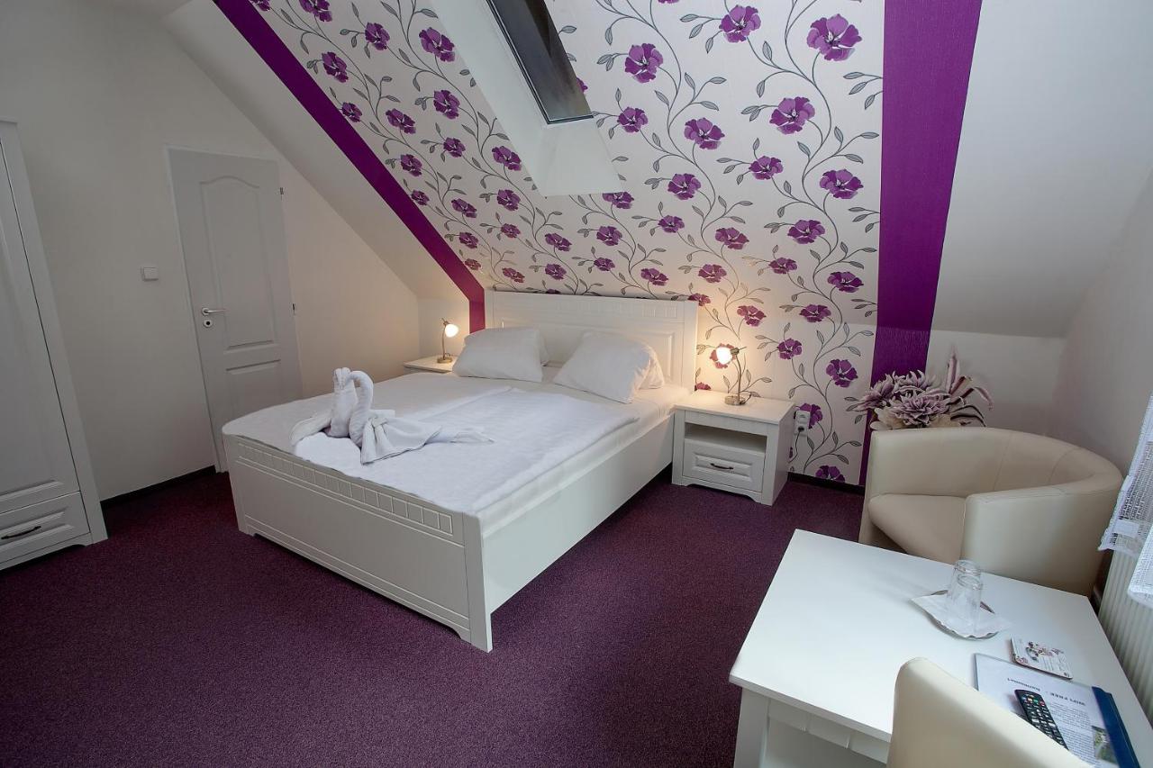 B&B Prachatice - Wellness penzion Harmonie Rohanov - Bed and Breakfast Prachatice