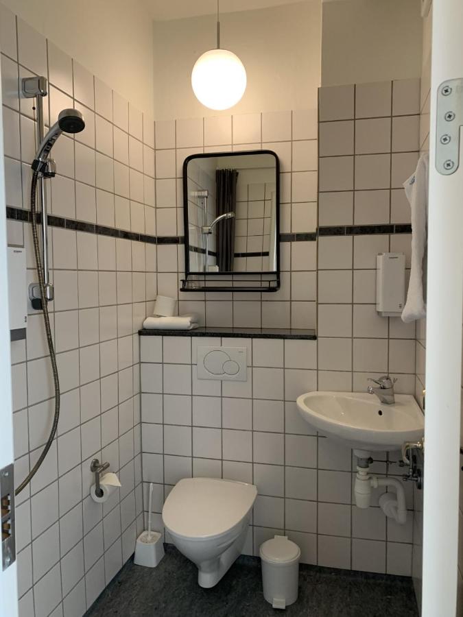 Double Room with Private Bathroom - Cell