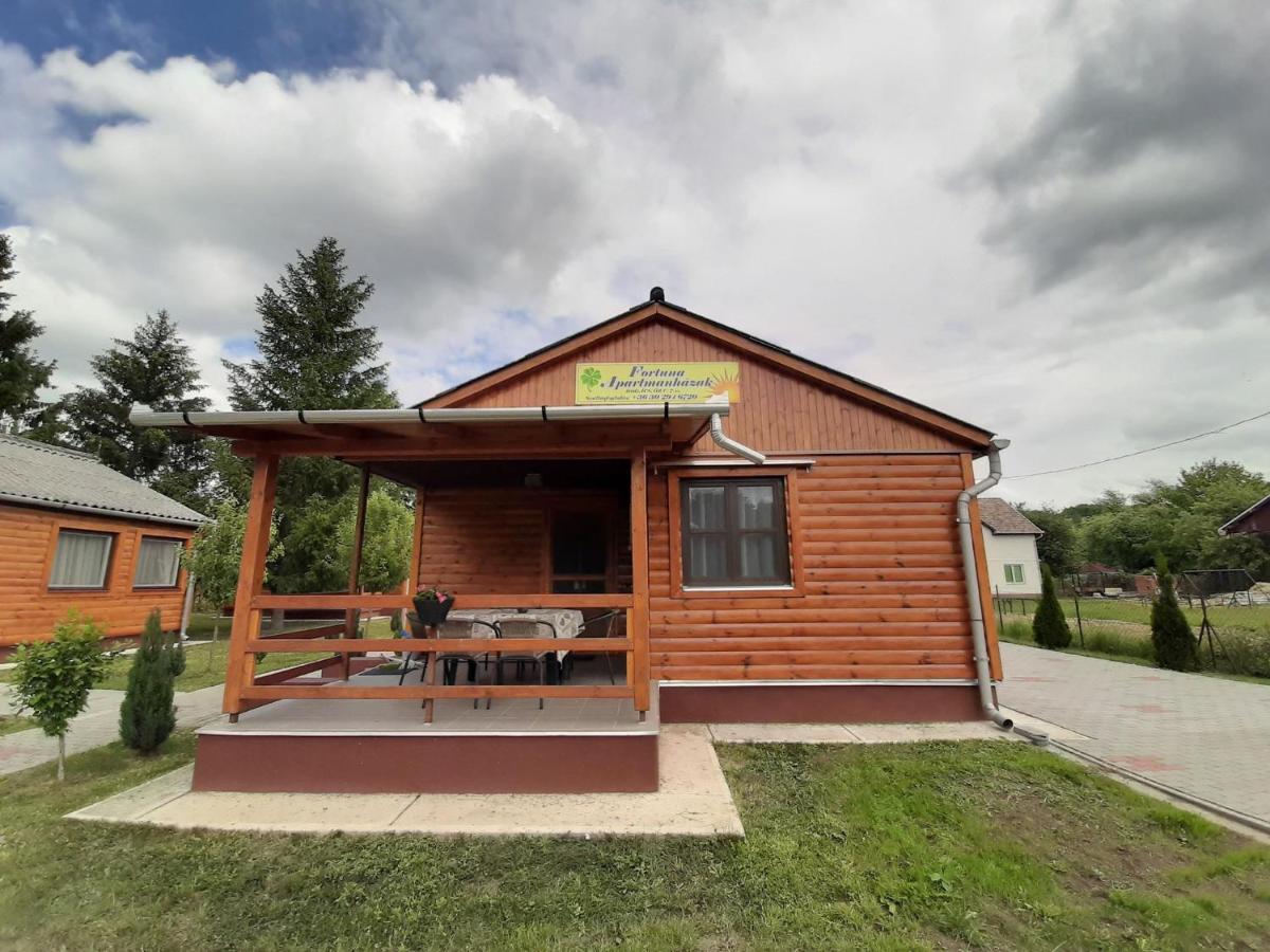 Fortuna Apartmanházak - B&B