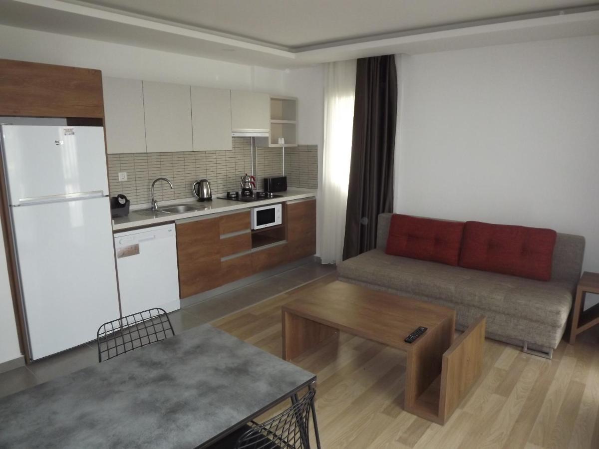 Family Room with Garden View
