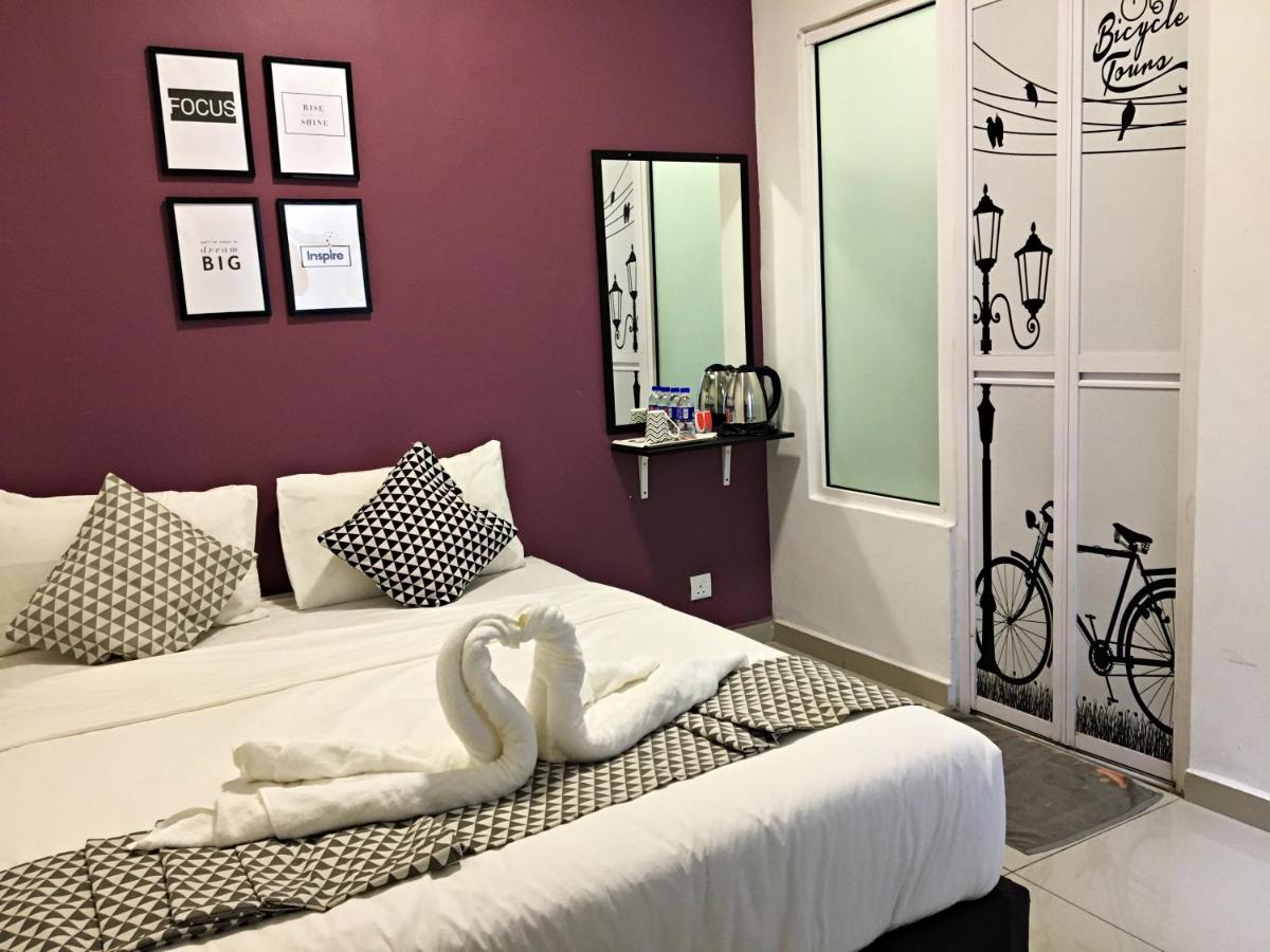 Standard Queen Room