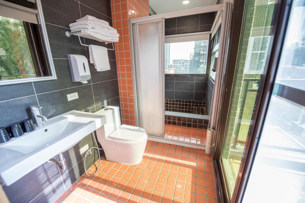 Kamer met Queensize Bed en Balkon