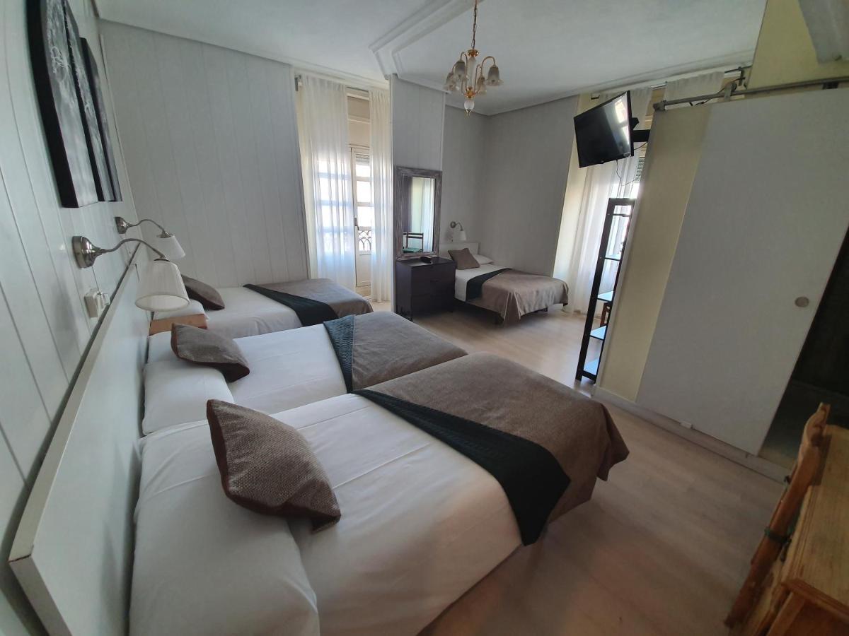 Quadruple Room with Puerta del Sol Views