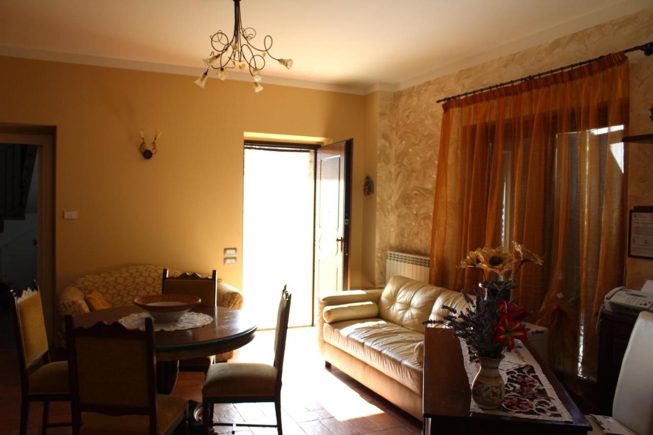 B&B San Severino Marche - La Sorgente Del Sole - Bed and Breakfast San Severino Marche