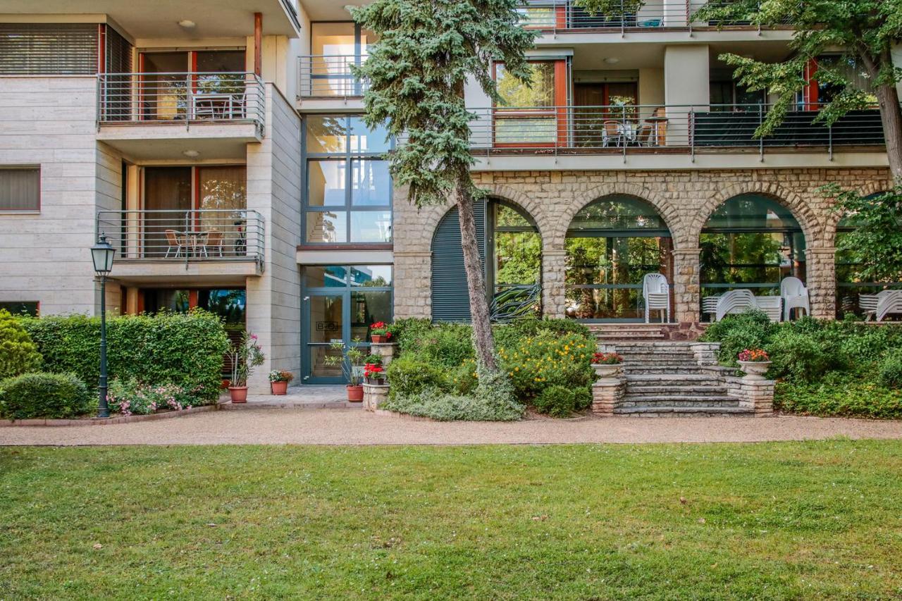 The Bluedeck Wellness Apartment - Ferienwohnung Balatonfüred