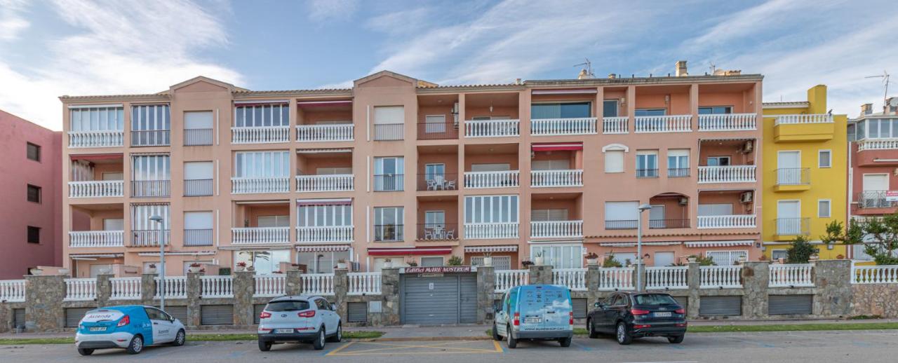 Empurialola -Apartamento en primera linea de mar -163 - B&B