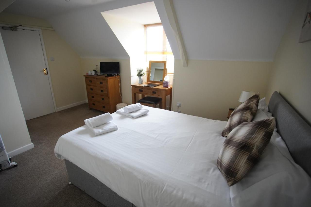 Camera Tripla Standard