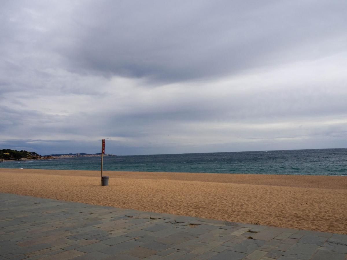 Embajador 1 Apartament per 4 persones a primera linia de mar - Chambres d’hôtes Platja d'Aro