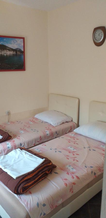 2-Bedrooms apartment Koviljka - Ferienwohnung Bar