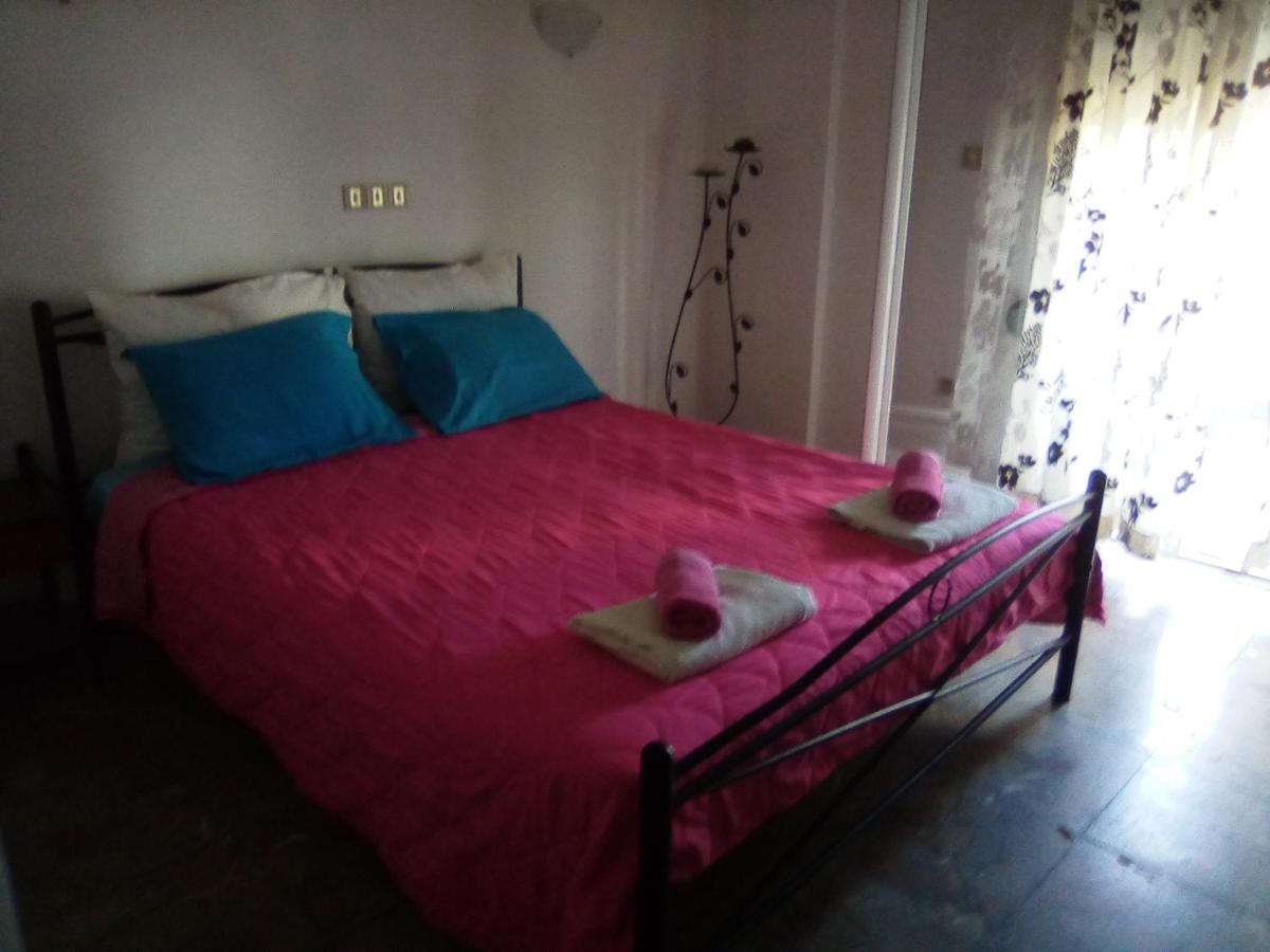 B&B Loutra Aidipsou - Nikos Rooms - Bed and Breakfast Loutra Aidipsou