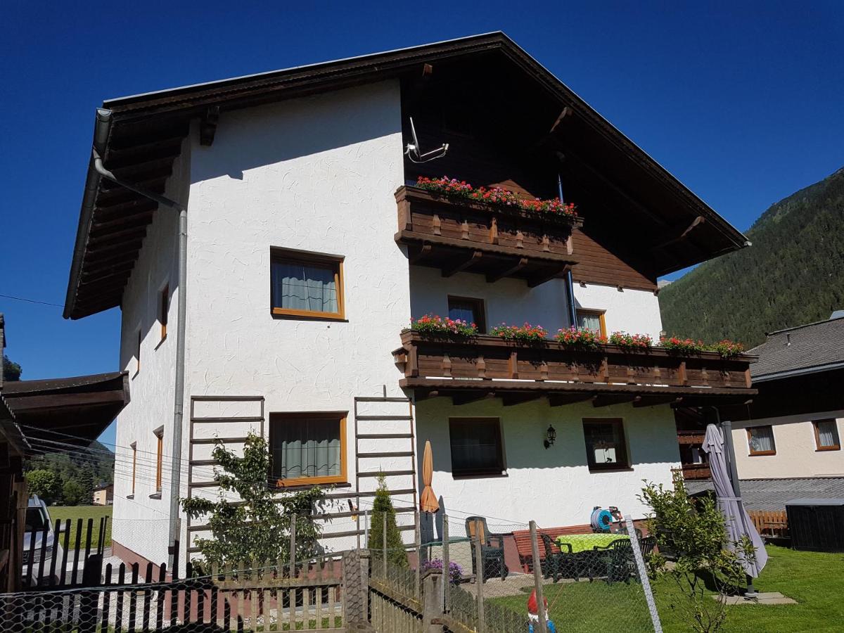 Ferienwohnung Dominik - B&B Neustift