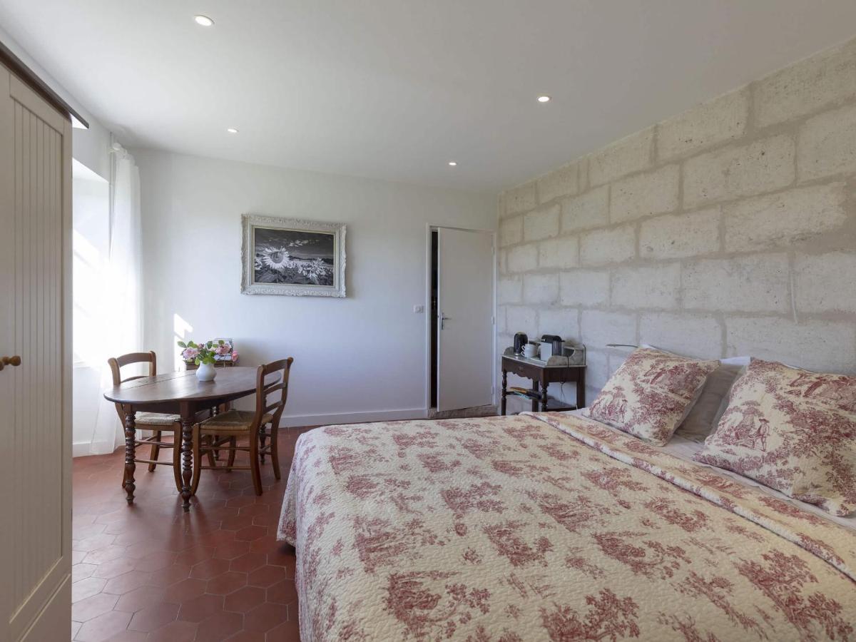 Kamer met Kingsize Bed en Uitzicht op de Tuin