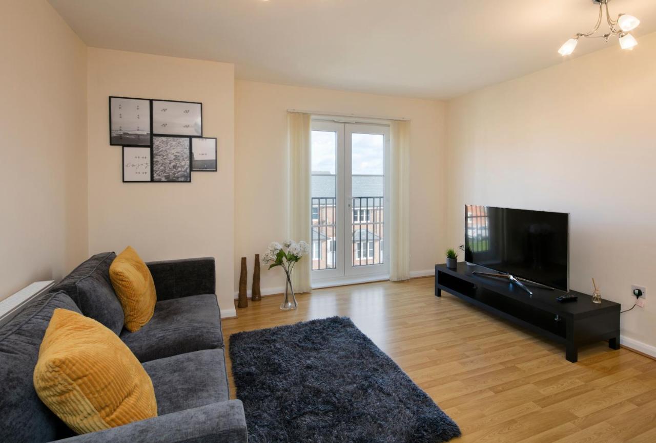 Spacious 3Bed 2 Bedroom Apartment Near NEC & BHX Solihull Perfect for Contractor and Insurance Stays - Chambres d'hôtes Birmingham