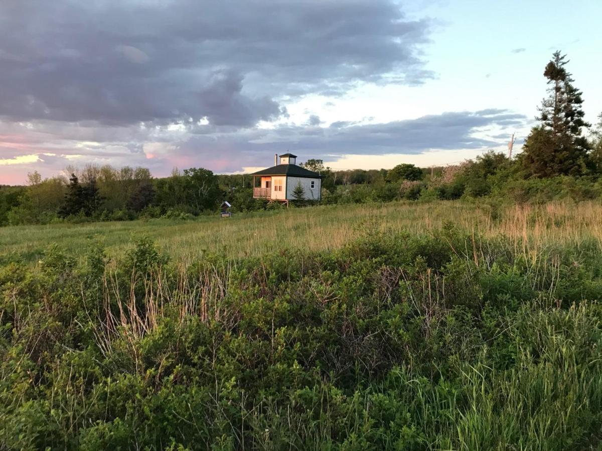 MareGold Centre - Juniper Cabin and Rose Cabin - B&B Victoria Beach