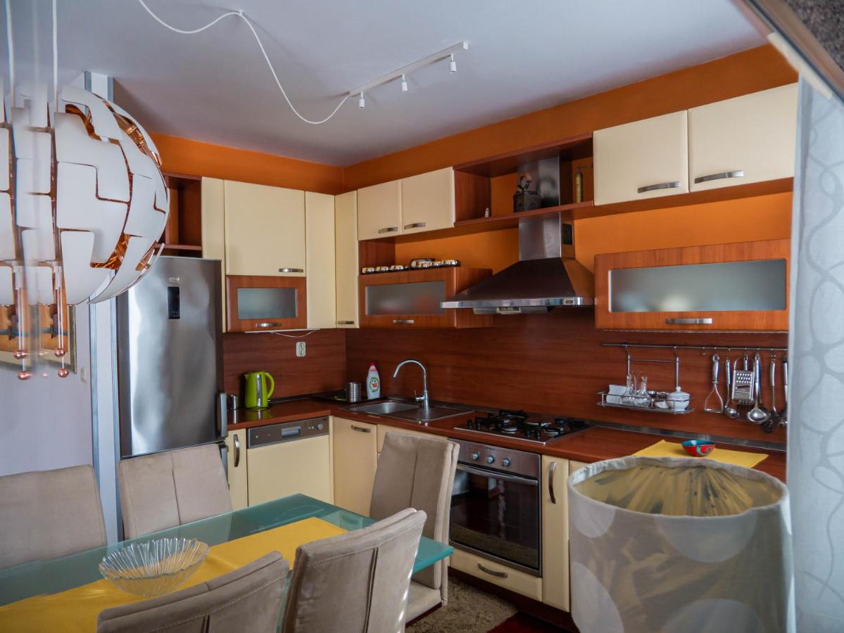 Apartamento de 3 dormitorios con balcón