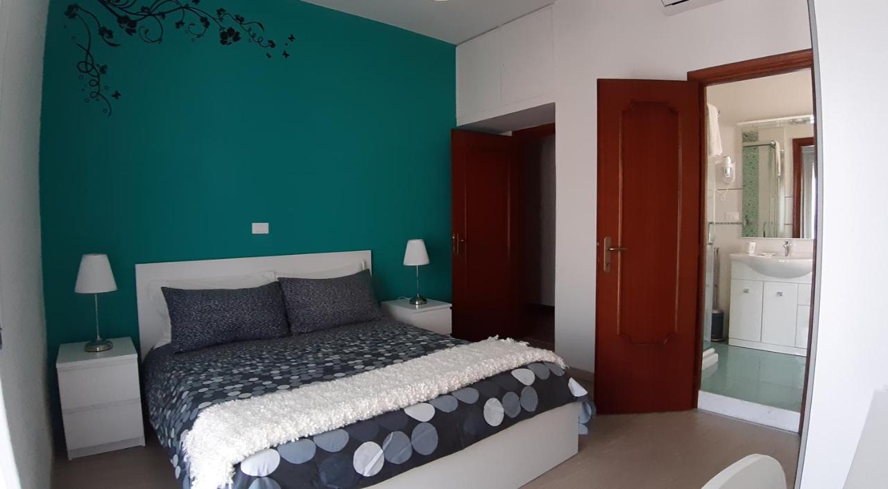 Doppelzimmer mit Balkon
