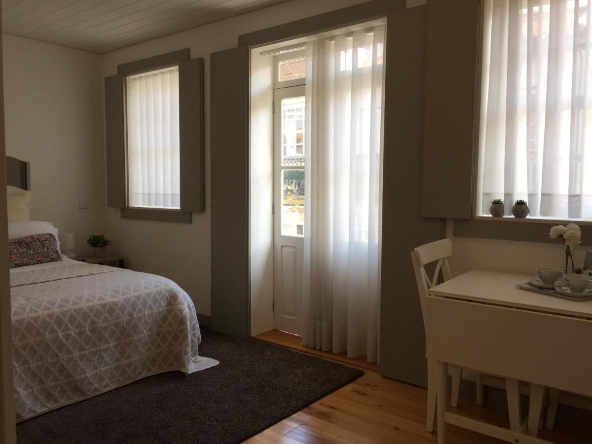 Estudio con balcón