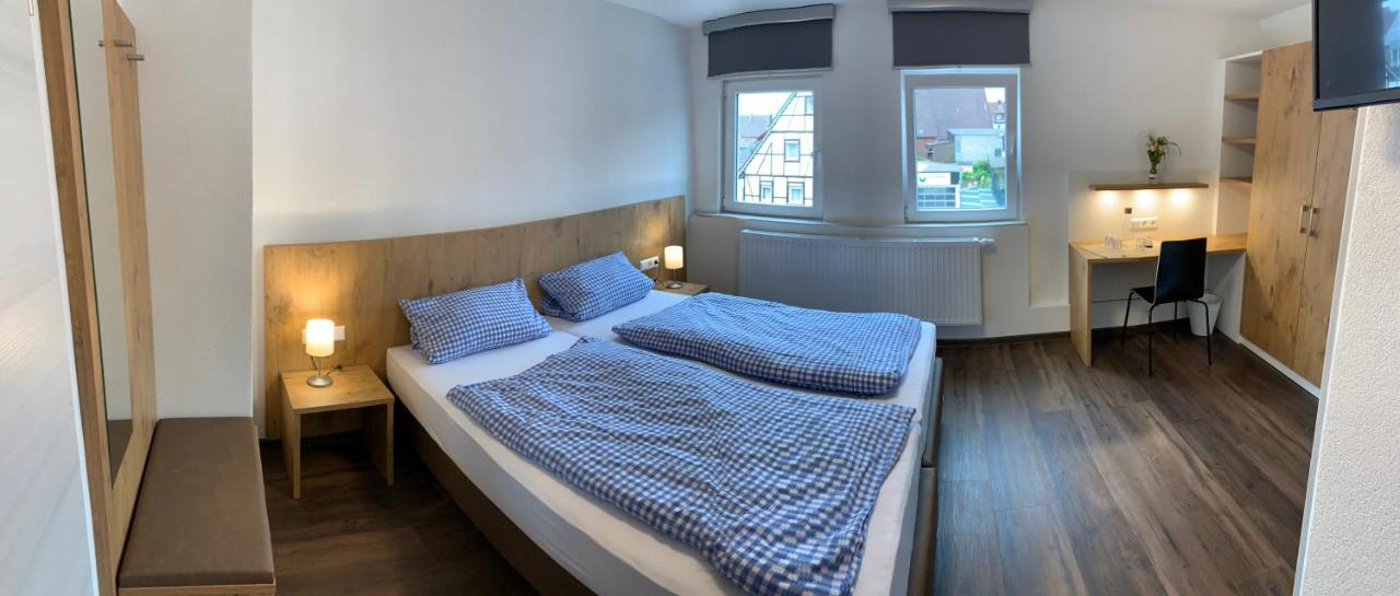 Doppel-/Zweibettzimmer mit eigenem Bad