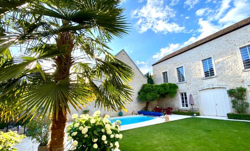 B&B Meursault - "LE JARDIN" Chambre de charme, piscine à Meursault - Bed and Breakfast Meursault