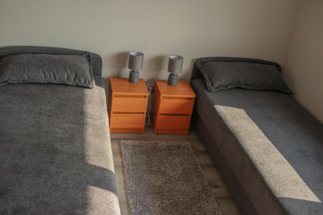 Fuleda Folwark domek nad jeziorem Dobskim - B&B