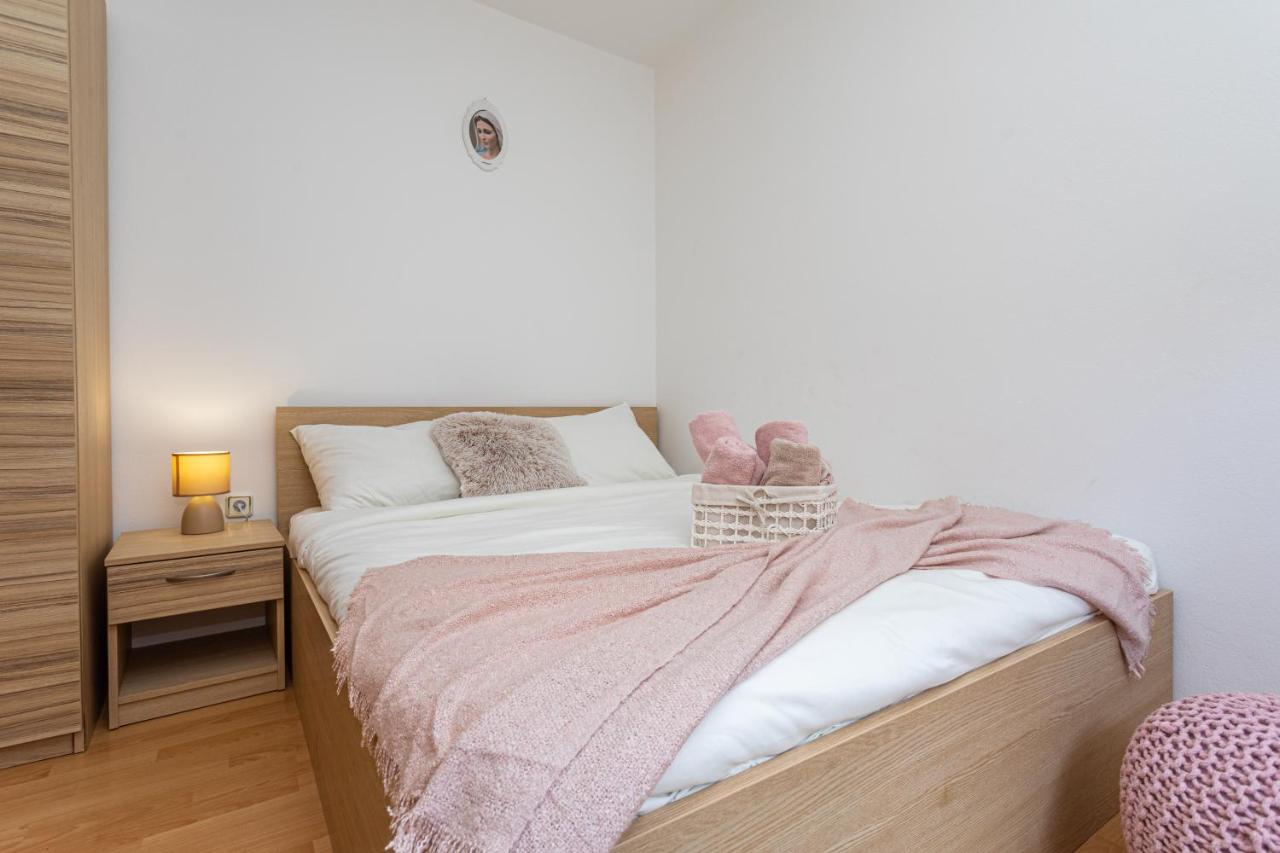 One-Bedroom Apartment with Balcony