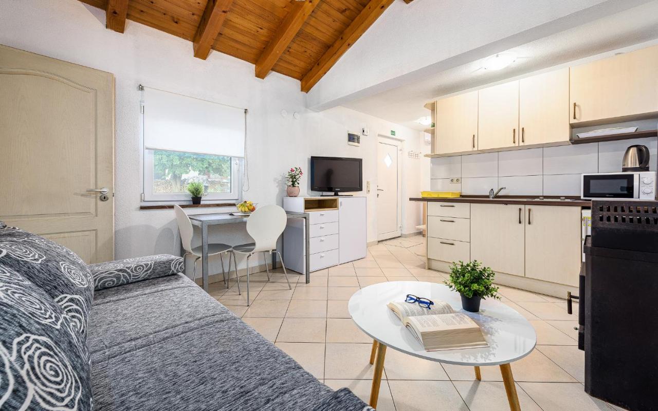 Apartments Finka - Ferienwohnung Zbandaj